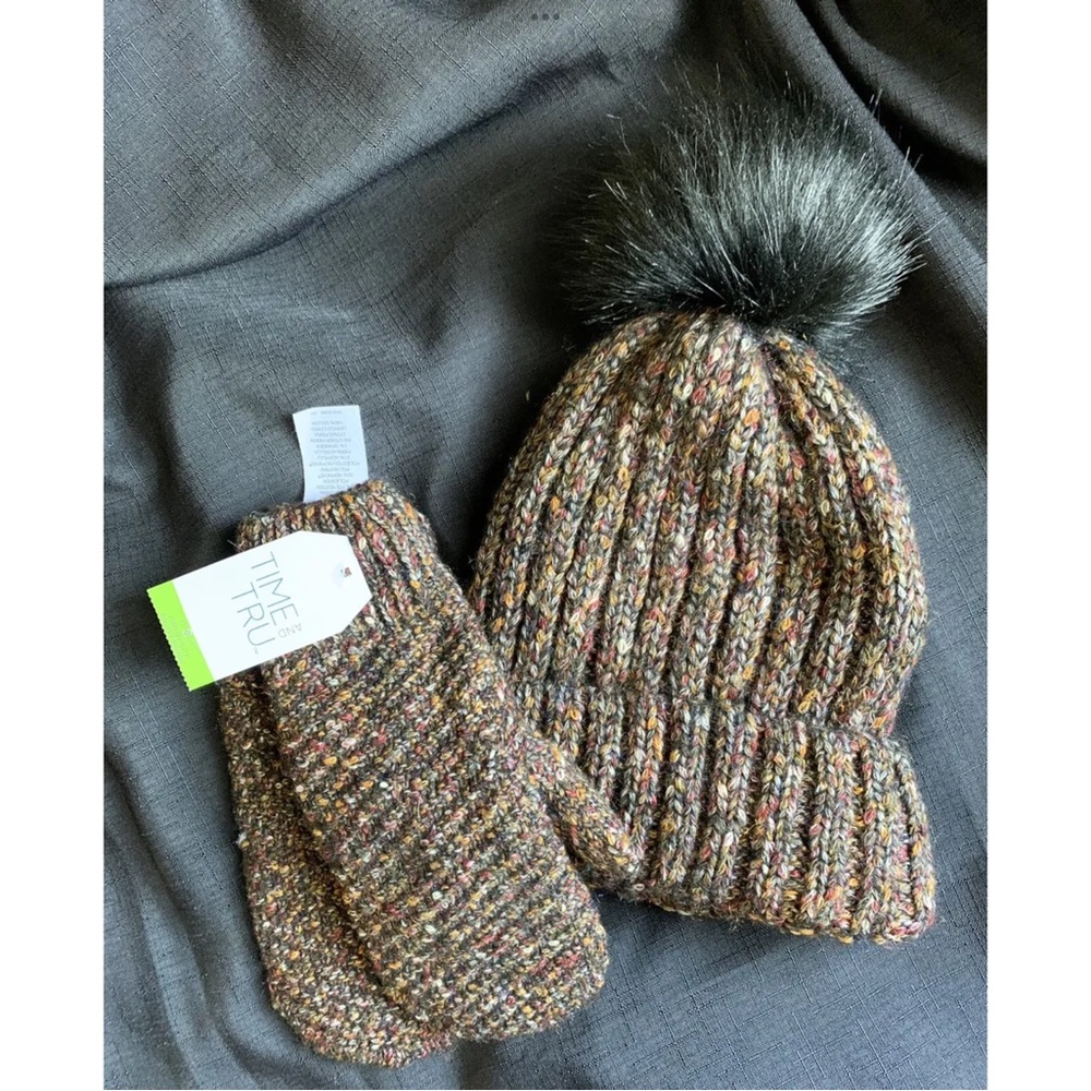Time and Tru Beanie Hat and Mitten set